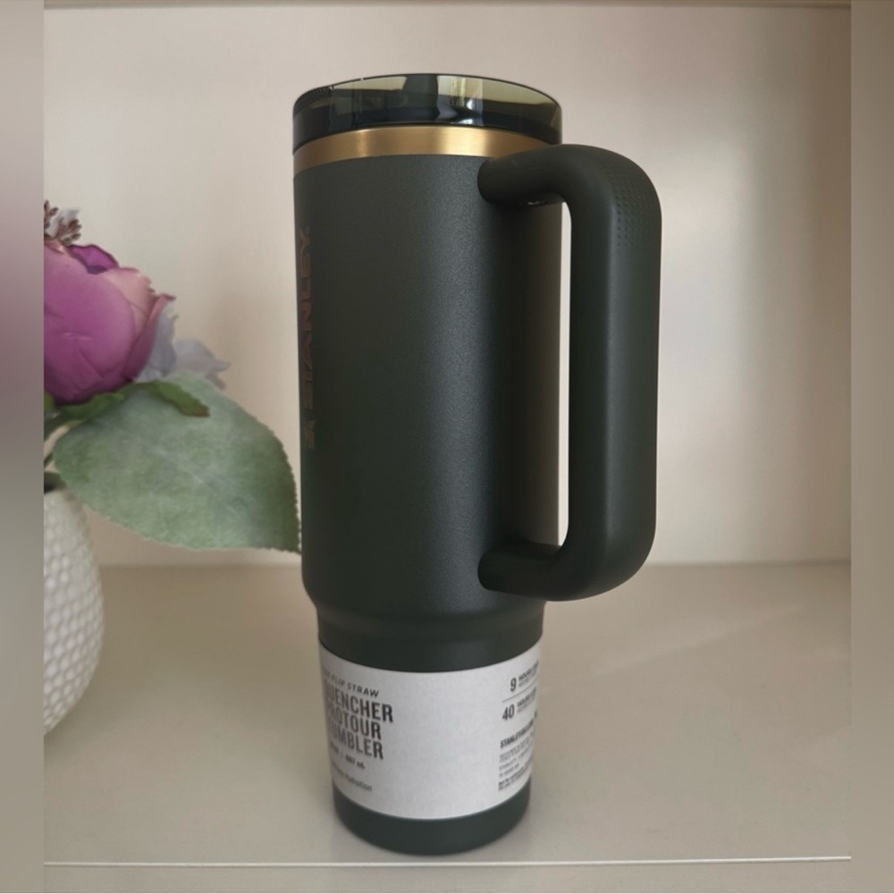🎉LAST CHANCE🎉Stanley 30 oz. Quencher Protour Flipstraw Tumbler Cypress - Picture 6 of 9